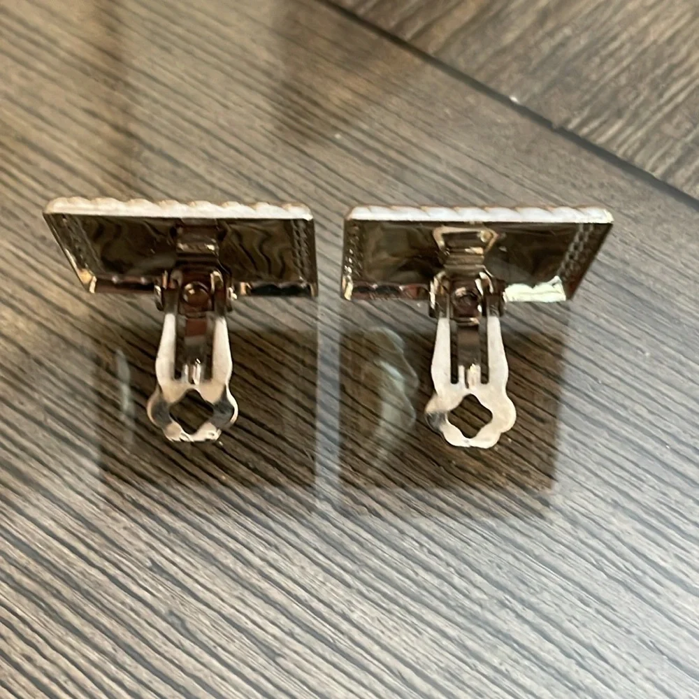 Vintage Square Rose Pink Swirled Pearlized Enamel Clip Earrings - Picture 4 of 15